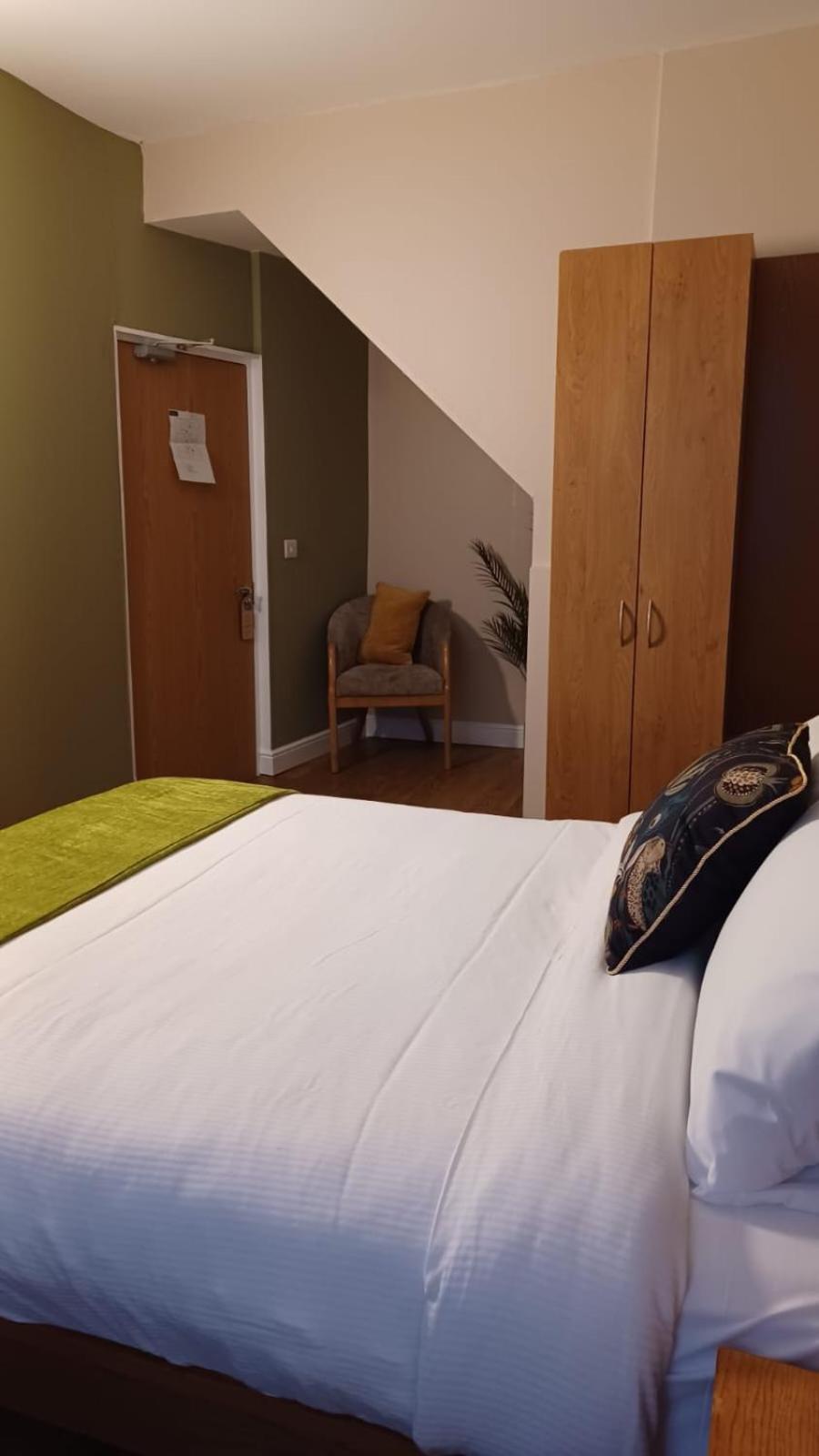 The Renishaw Rooms Buitenkant foto