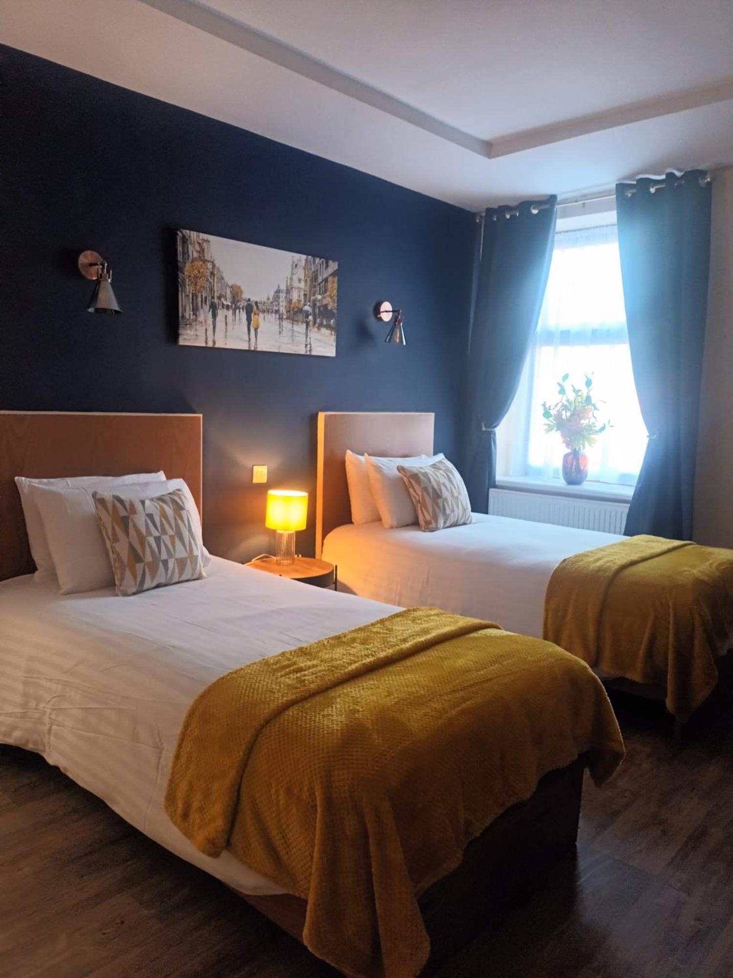 The Renishaw Rooms Buitenkant foto