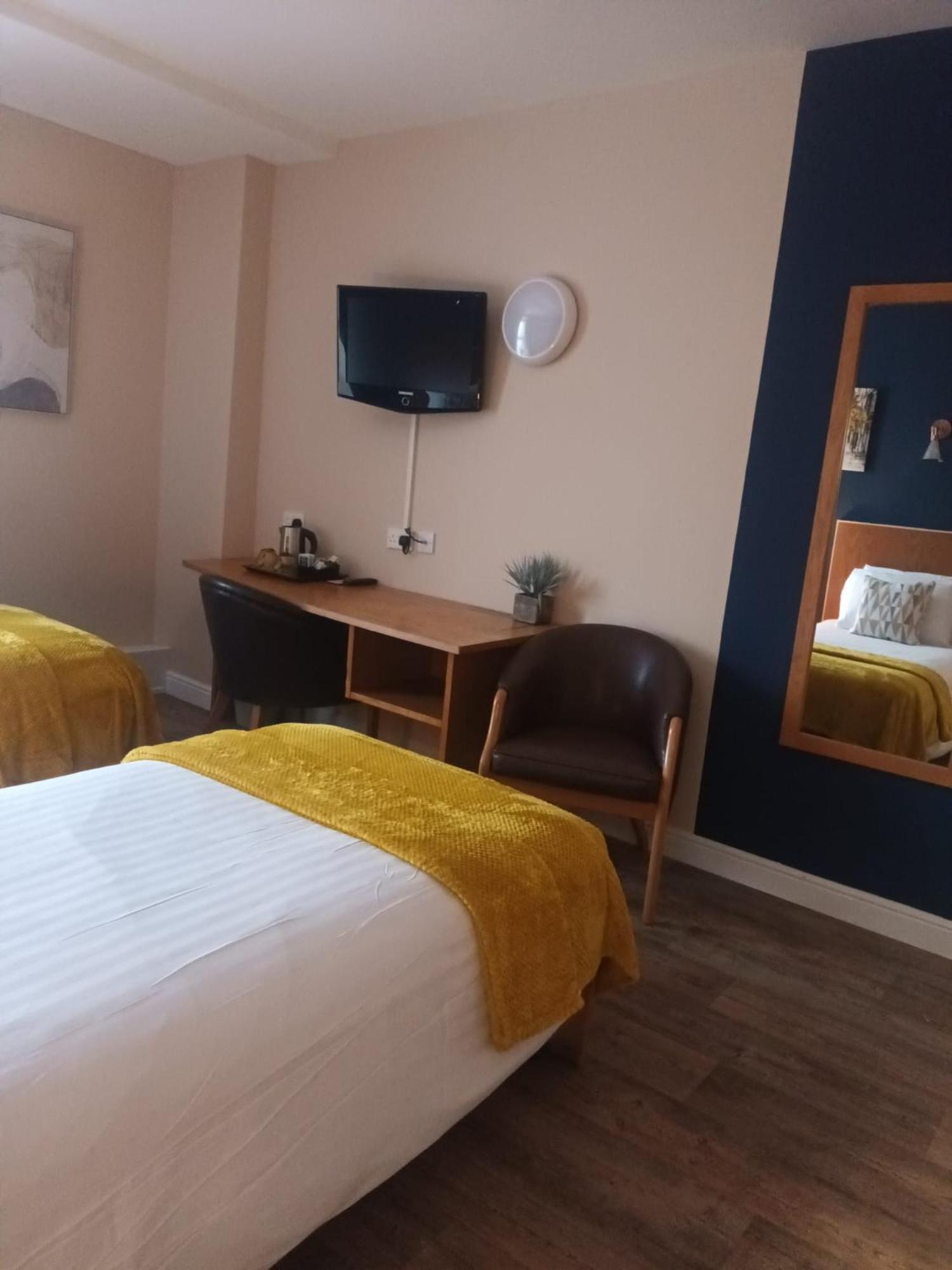 The Renishaw Rooms Buitenkant foto